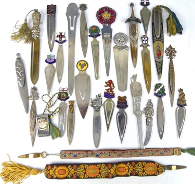 Lot A collection of early 20th century white metal...