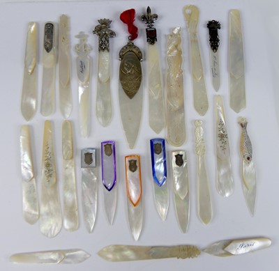 Lot A collection of Victorian and later mother of...