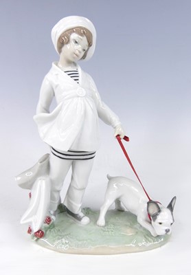Lot 8 - A contemporary Lladro porcelain figure...