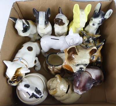 Lot 48 - A box of various mid-sized ceramic and pottery...