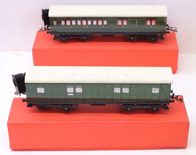 Lot 367 - Two Middleton 0-gauge bogie coaches, Southern,...