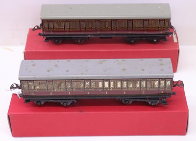 Lot 150 - Two 1935/41 Hornby 0-gauge bogie passenger...