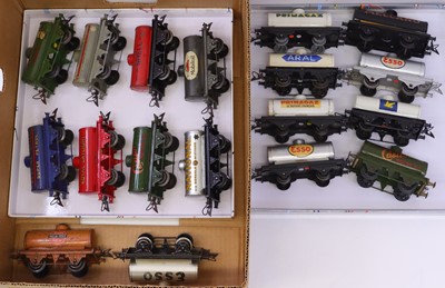 Lot 209 - One tray containing various Hornby 0 gauge...