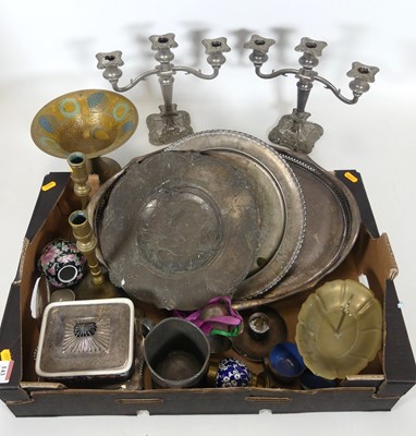 Lot 143 - A collection of metalware to include a...