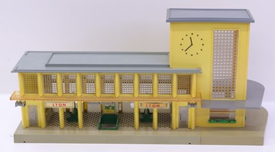 Lot 176 - French Hornby 0 gauge Gare Demontable No.22 &...