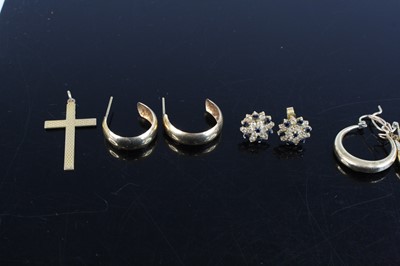 Lot 350 - Assorted 9ct gold to include pair hollow hoop...