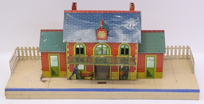 Lot 178 - French Hornby 0 Gauge Lyon Station....