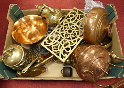 Lot 220 - A collection of metalware, to include a...