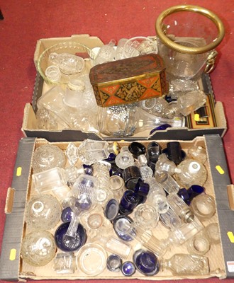 Lot 222 - A collection of glass to include scent bottles,...