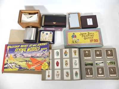 Lot 397 - A collection of miscellaneous items, to...