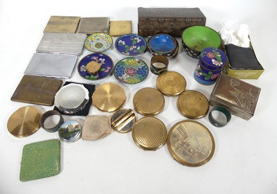 Lot 398 - A collection of miscellaneous items, to...