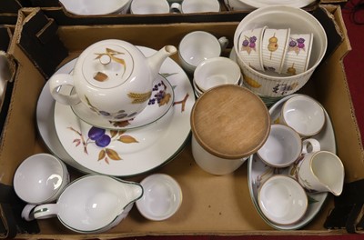Lot 514 - A collection of Royal Worcester Evesham...