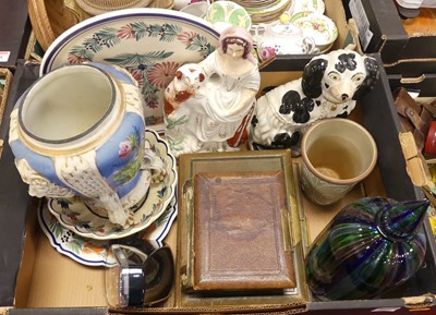 Lot 517 - A collection of items, to include a Murano...