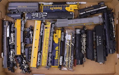 Lot 899 - One tray containing various HO scale American...