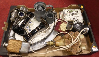 Lot 540 - A collection of items, to include a studio...