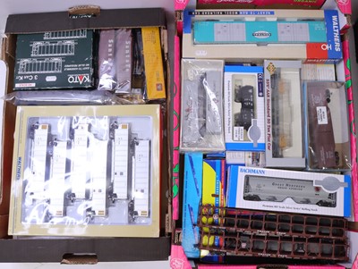 Lot 920 - 4 trays of mixed American Outline HO scale...