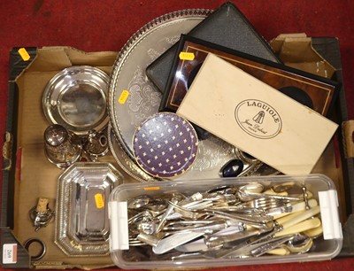 Lot 269 - A collection of silver plated and metal ware...
