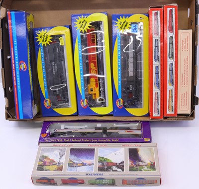 Lot 812 - 9 various boxed HO Scale American Outline...