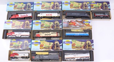 Lot 823 - 10 HO gauge Athearn locos to include an SD40-2...