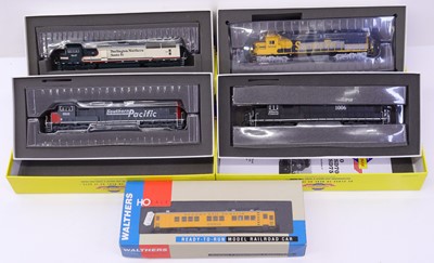 Lot 816 - Athearn and Walthers HO Scale American outline...