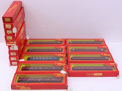 Lot 690 - One tray containing various Triang 00 gauge...