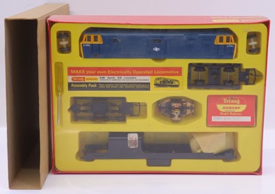 Lot 646 - Triang 00 gauge rare assembly pack for a Hymek...