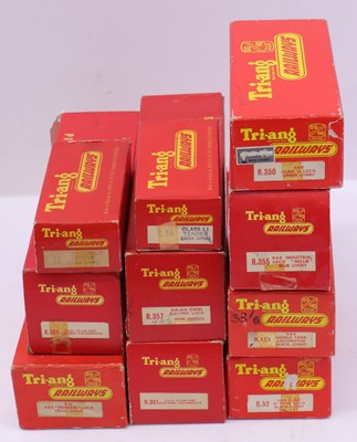 Lot 663 - Eight Triang 00 gauge locos to include R.351...