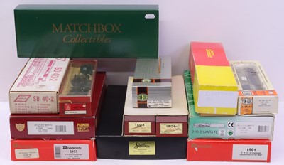 Lot 835 - 12 various boxed HO Scale American Outline...