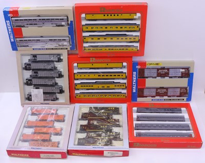 Lot 955 - 8 various boxed HO Scale American Outline...