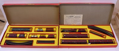 Lot 625 - Two Triang 00 gauge sets, to include RS.22 set,...