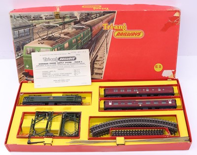 Lot 632 - Triang 00 gauge RS.36 set, comprising an...