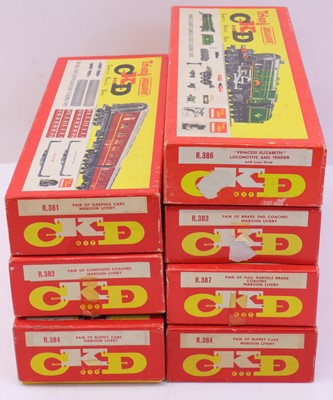 Lot 687 - Seven Triang 00 gauge CKD kits to include an...