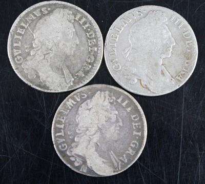 Lot 2021 - England, 1696 shilling, obv: first laureate...