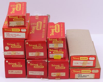 Lot 664 - Seven Triang 00 gauge locos to include R.51S...