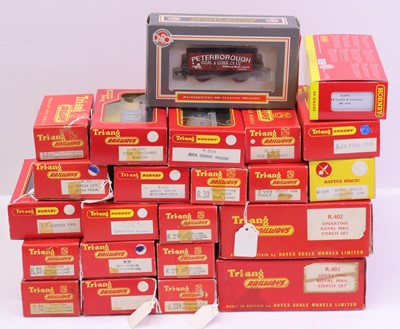 Lot 716 - One tray containing various Triang 00 gauge...