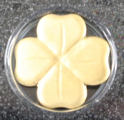 Lot 2070 - Republic of Palau, .999 gold clover leaf 1...