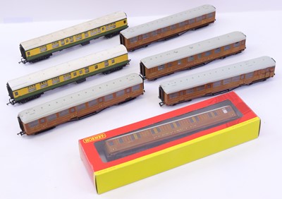 Lot 616 - Hornby 00-gauge bogie coaches: 5 x Gresley...