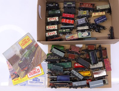 Lot 612 - Forty six 00 gauge 4-wheel goods wagons:18...
