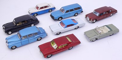 Lot 1120 - Collection of 8 various Dinky Toy loose...
