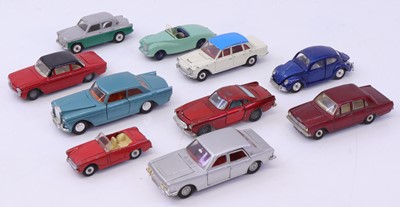 Lot 1119 - 10 various loose Dinky Toy diecast vehicles,...