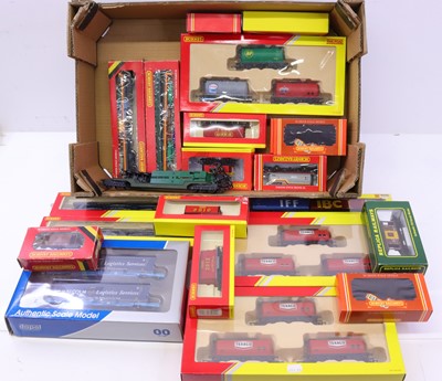 Lot 586 - A large tray containing various 00 gauge...