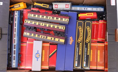 Lot 589 - One tray containing various boxed and unboxed...