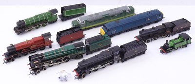 Lot 560 - One tray containing eight loose 00 gauge locos,...