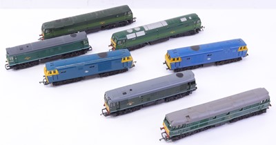 Lot 567 - Seven unboxed 00 gauge locos to include a...