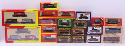 Lot 592 - One tray containing various 00 Gauge wagons...