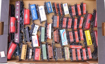 Lot 596 - One tray containing various 00 gauge unboxed...