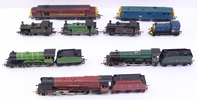 Lot 535 - A collection of 00 gauge locos to include a...