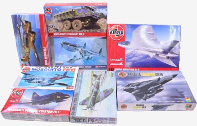 Lot 1671 - Airfix collection of 1/35, 1/48, and 1/72...