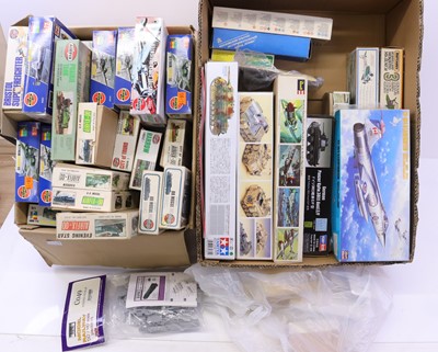 Lot 1691 - Two boxes containing mostly Airfix 1/72 scale...