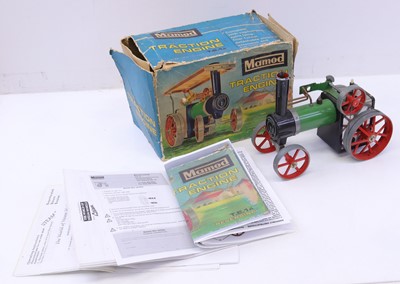 Lot 1 - Mamod TE1A traction engine, in green, with red...